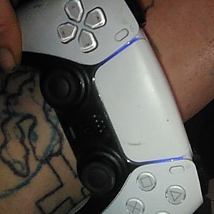 Dual 5 sense controller is being swapped online for free