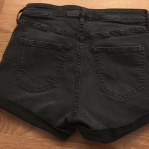 H&M Black Jean Shorts is being swapped online for free