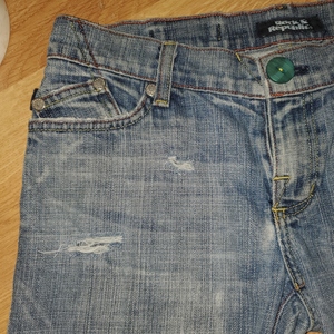 Rock & Republic Distressed Cutoff Shorts Sz 27 is being swapped online for free