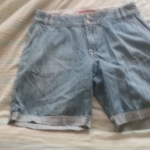 Short pants  is being swapped online for free