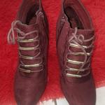 Burgundy heels size 7.5 is being swapped online for free