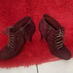 Burgundy heels size 7.5 is being swapped online for free