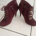 Burgundy heels size 7.5 is being swapped online for free