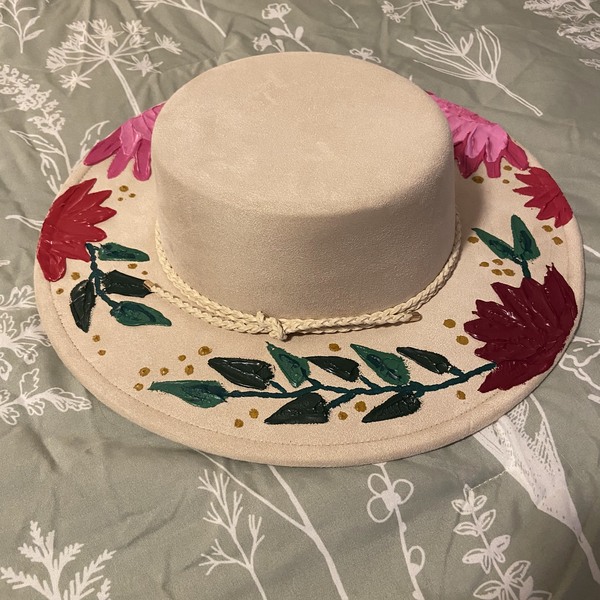 Hand painted flower fedora hat is being swapped online for free
