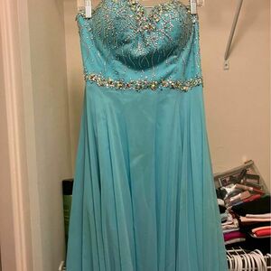 Strapless Prom Dress is being swapped online for free