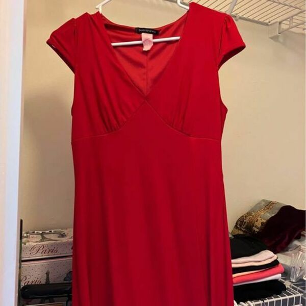 Red Dress is being swapped online for free