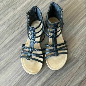 Gladiator Sandals is being swapped online for free