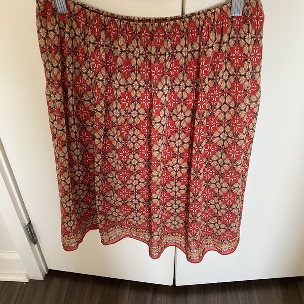 Red Patterned Skirt is being swapped online for free
