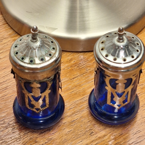 Cobalt Blue Canister and s &P shaker set is being swapped online for free