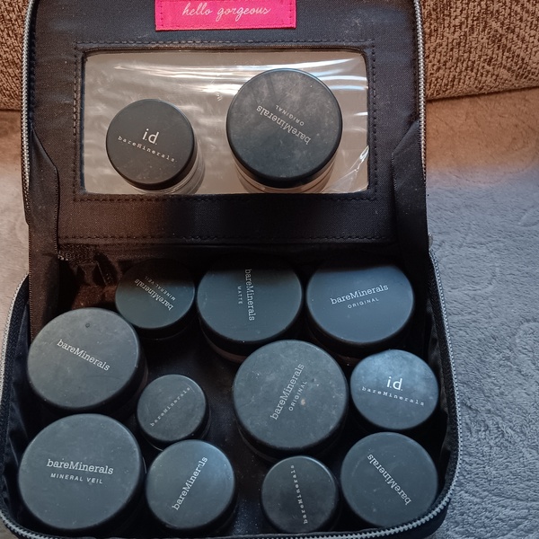 Bare minerals variety is being swapped online for free