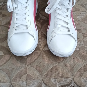 Adidas high tops is being swapped online for free