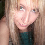 Angie  is swapping clothes online from DeWitt, MI