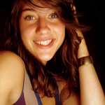 Tricia  is swapping clothes online from Pincourt, 