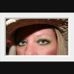 Elizabeth B is swapping clothes online from Moore, Oklahoma