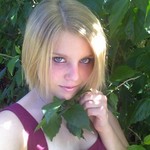 Brea  is swapping clothes online from Polk County, Fl