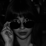 Michelle H is swapping clothes online from 