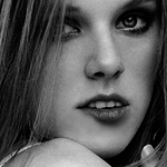 laurarahel is swapping clothes online from 