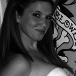 caroline421 is swapping clothes online from 