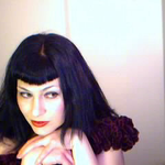 Mi is swapping clothes online from Tampa, FL