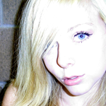 Celeste  M is swapping clothes online from Washington