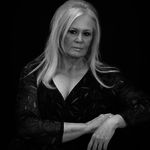 in66212 is swapping clothes online from 