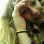 linsweet is swapping clothes online from 