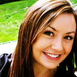 courtney_lin42 is swapping clothes online from 