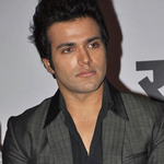 Bennie Johans is swapping clothes online from Mumbai, 