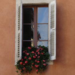 Lisa P is swapping clothes online from Rochester, New York