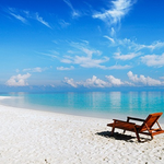 Mary  is swapping clothes online from U.S.A.