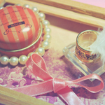 shawnanicolexo is swapping clothes online from 