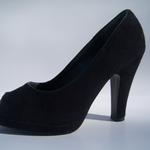 linolium is swapping clothes online from 