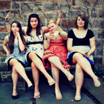 Katie  is swapping clothes online from Evergreen Park, Illinois