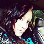 Kimberly is swapping clothes online from cleveland, Texas