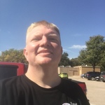 bombbard is swapping clothes online from DENTON, TX