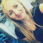 1989 is swapping clothes online from CRESCENT CITY, CA