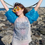 anotherwomanstreasure is swapping clothes online from 