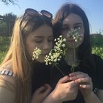 leahnicole is swapping clothes online from Sandy , 