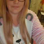 porcelainprincess is swapping clothes online from 