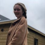 anna02 is swapping clothes online from 