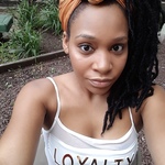 javeekah is swapping clothes online from 