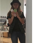 jjulia135 is swapping clothes online from 