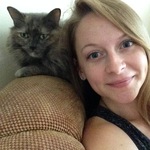 Hannah is swapping clothes online from DALLAS, TX