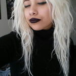 nisaann is swapping clothes online from 