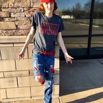 kris_bbm is swapping clothes online from MULDRAUGH, KY