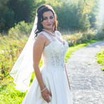 shadiamiri is swapping clothes online from KING, ON