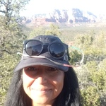 vsiprian is swapping clothes online from KIRKLAND, IL