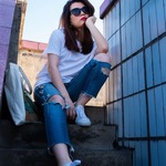 feluna is swapping clothes online from 