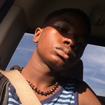 quan is swapping clothes online from MERRIAM, KS