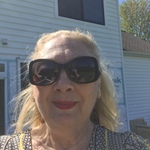 jewelsby is swapping clothes online from WILMINGTON, DE